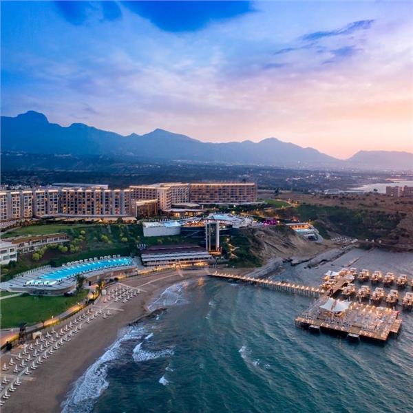 İzmir'den Uçak Bileti ve Otel Transferi Dahil 2 Gece 3 Gün Konaklamalı Elexus Hotel Girne Ebru Gündeş Yılbaşı Galası 43.300 TL'den Başlayan Fiyatlarla