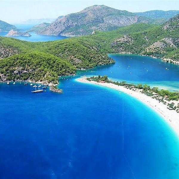 İzmir Çıkışlı günübirlik Dalyan, Kral Mezarları, İztuzu Plajı ve Çamur Banyosu Turu. Üstelik Kahvaltı ve Tekne turu dahil.