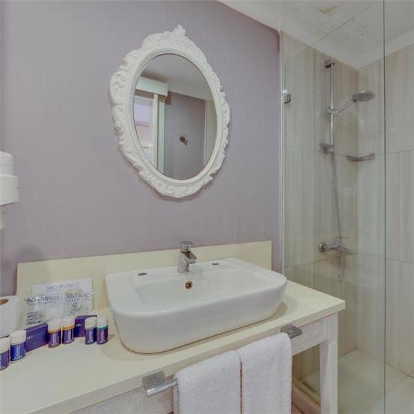 İzmir Kalkışlı Ulaşım ile 3 ve 4 gece seçenekli Bodrum Mio Bianco Resort Otel Herşey Dahil Konaklama	