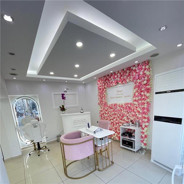 Bornova Harika Kuaför Güzellik Kirpik Lifting Uygulaması