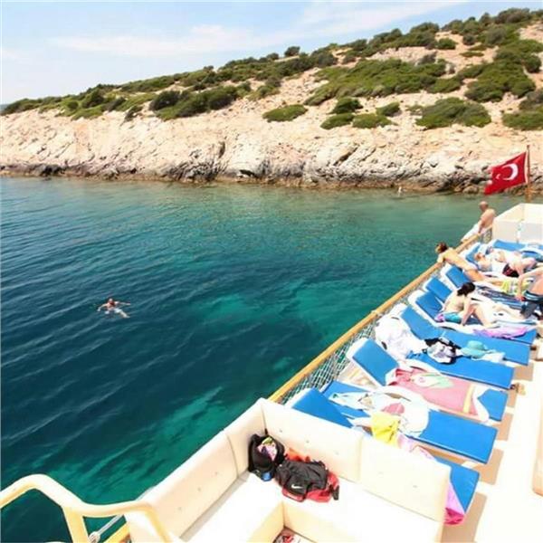 Günübirlik Çeşme Tekne Turu, Üstelik Öğle Yemeği Dahil, ulaşım seçenekli