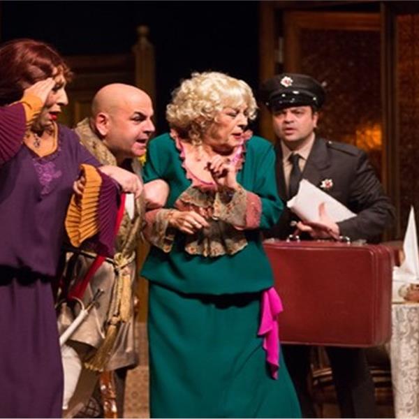 Suna Keskin, Melek Baykal ve Nedim Saban'ın Başrollerini Paylaştığı Efsane Bir Kadronun Sahnelediği 'Ahududu' Adlı Tiyatro Oyununa Bilet