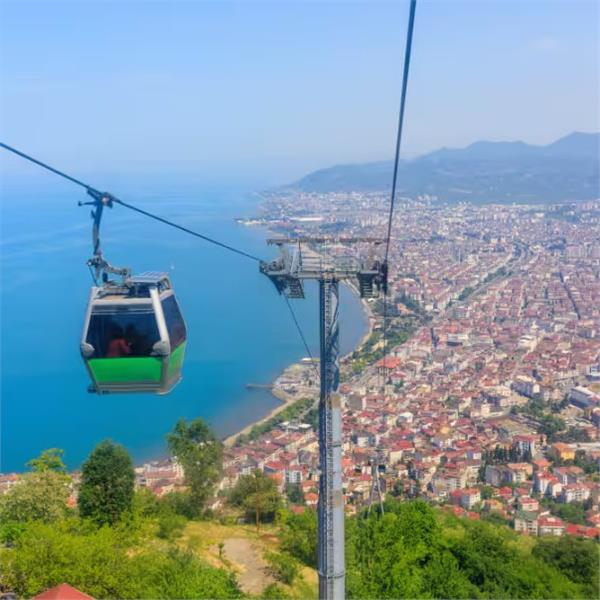 İzmir'den Uçaklı 6 Gece 7 Gün Konaklamalı Karadeniz Yaylalar ve Batum Turu