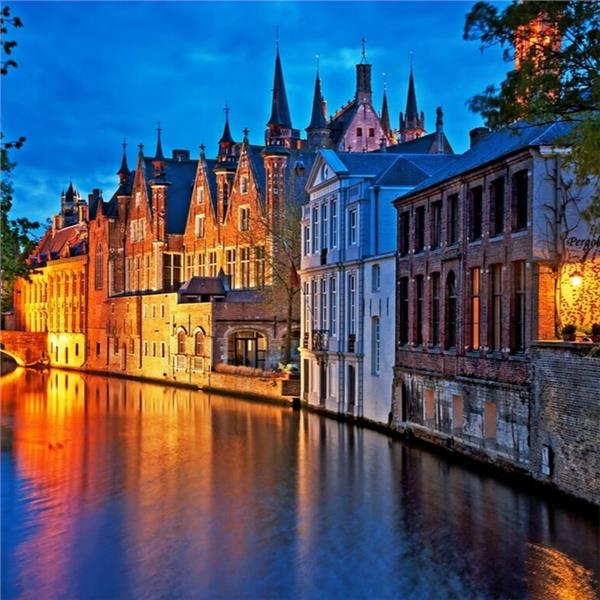 İzmir'den Uçak İle Hareketli 7 Gece 8 Gün Konaklamalı Tüm Ekstralar Dahil Benelüx & Alsace & Paris Turu