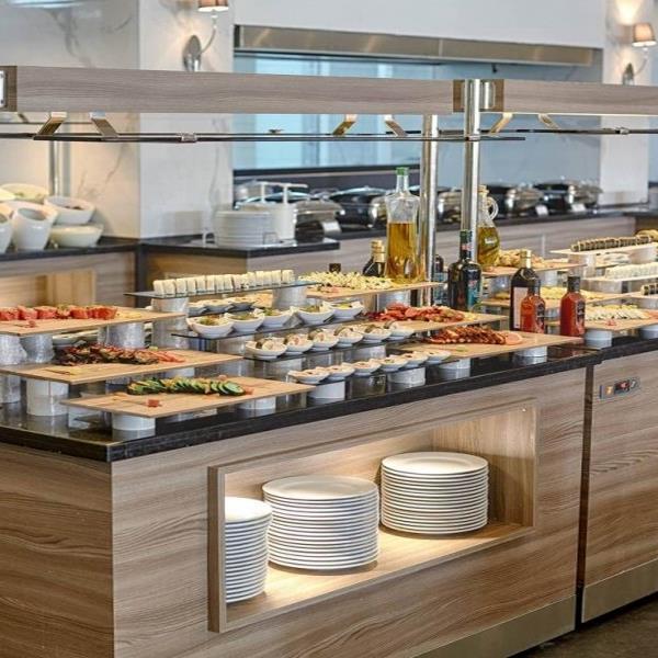 Çeşme Pırıl Hotel’de Sevgililer Gününe Özel Limitsiz İçecekli Çift Kişi Gala Yemeği ve Konaklama