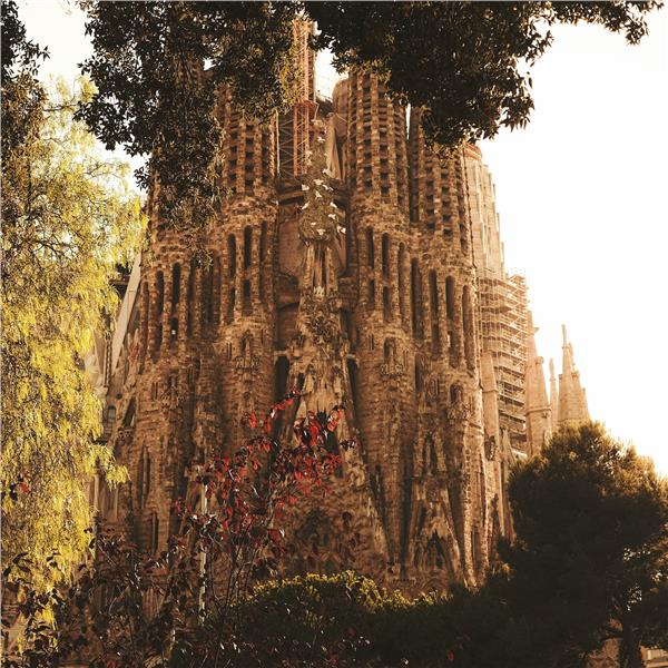 İzmir'den Uçaklı 3 Gece 4 Gün Konaklamalı Mimari Harikalar İle Barselona Turu