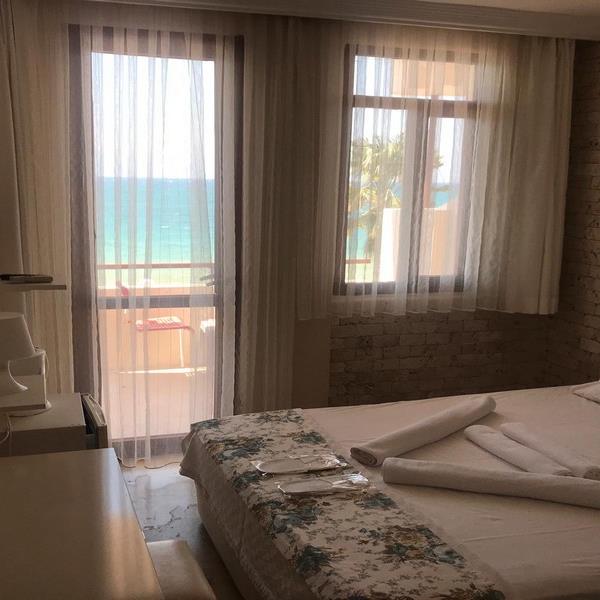 Çeşme Çiftlikköy Golden Butik Otel’de 2 Kişi Kahvaltı Dahil Konaklama