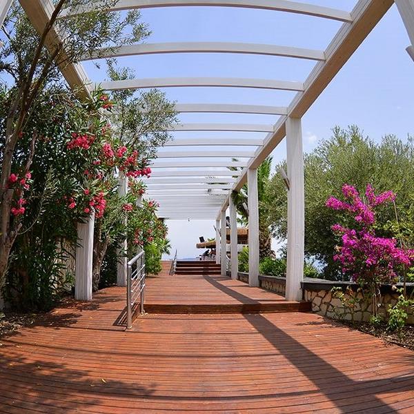 Mordoğan Ayıbalığı Seal Beach 2 Kişi Konaklama, Kahvaltı ve Beach Keyfi