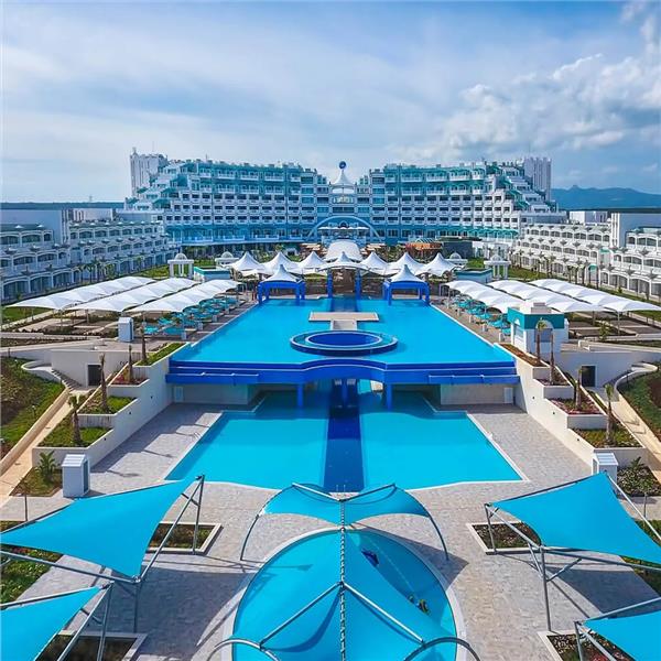 İzmir'den Uçak Bileti ve Otel Transferi Dahil 3 Gece 4 Gün Konaklamalı Limak Cyprus Deluxe Hotel'de İrem Derici Yılbaşı Galası