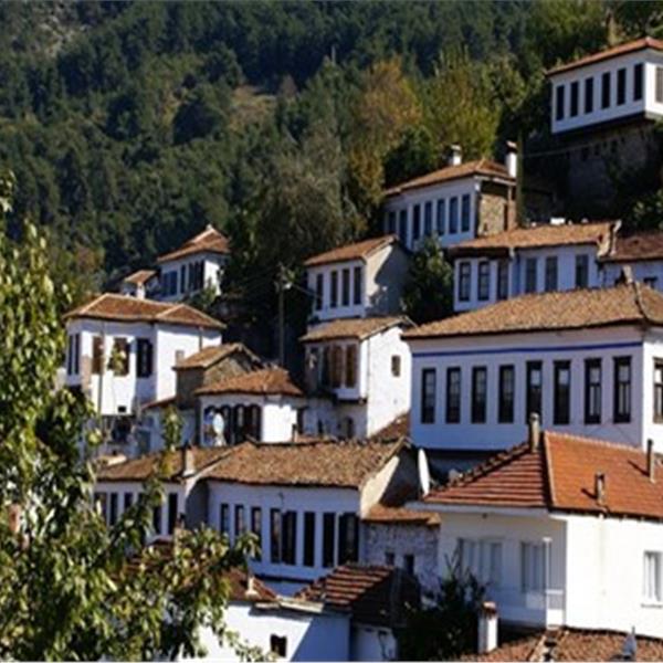 Şirince Artemis Restaurant'da Ödüllü Serpme Köy Kahvaltısı