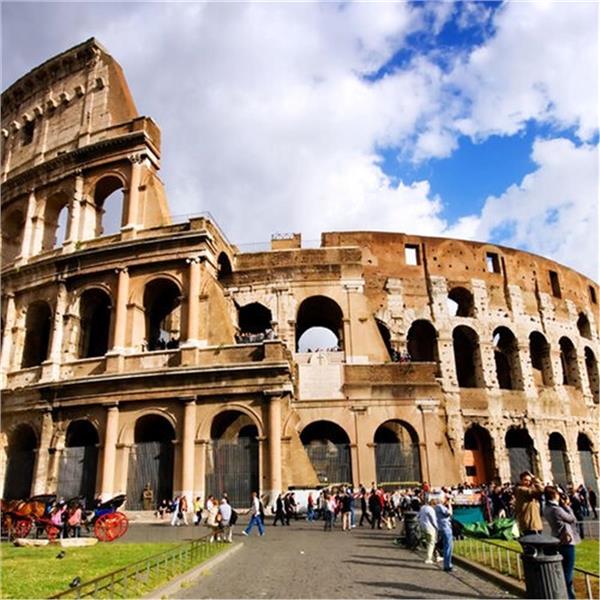 İzmir'den Uçaklı Yılbaşı Özel 4 Gece 5 Gün Konaklamalı Tüm Ekstra Turlar Dahil Express İtalya Turu