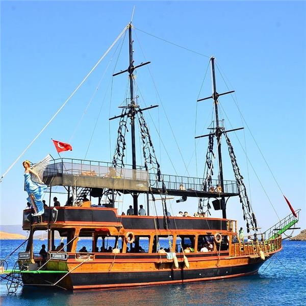 Günübirlik Bodrum Tekne Turu. Üstelik Ulaşım Ve Öğle Yemeği Dahil