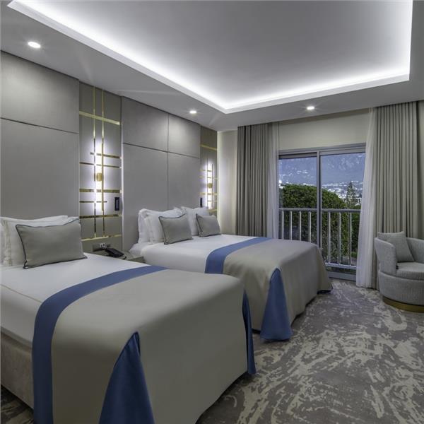 İzmir'den Uçak Bileti ve Otel Transferi Dahil 2 Gece 3 Gün Konaklamalı Kıbrıs Girne Merit Park Hotel'de Özcan Deniz Yılbaşı Gala