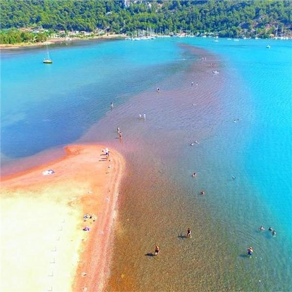 İzmir Çıkışlı 2 gece 3 gün Konaklamalı Akyaka, Kız Kumu, Bozburun, Selimiye ile Marmaris Turu