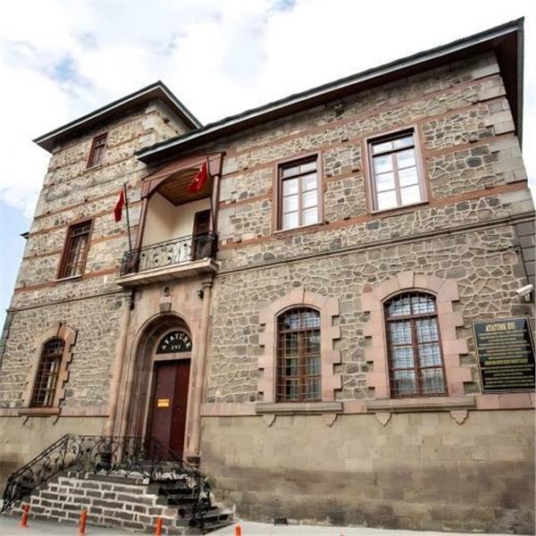 İzmir'den Uçaklı 3 Gece 4 Gün Konaklamalı Kafkas Üçgeni Doğu Ekspresi Van & Nahçıvan & Kars Turu