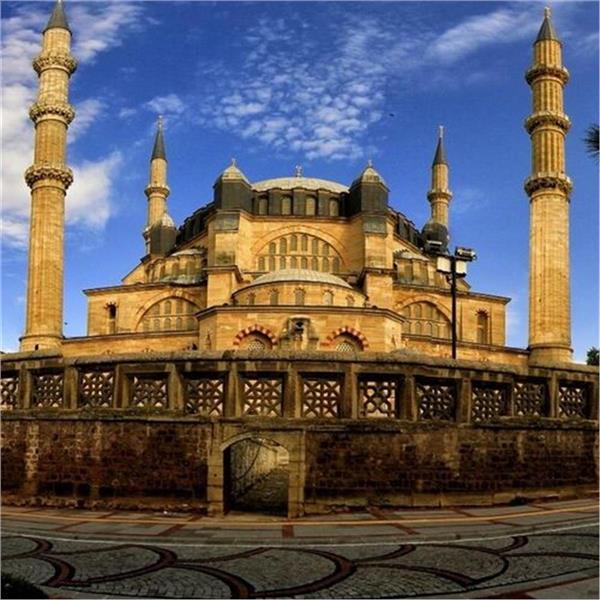 İzmir'den Otobüslü 3 Gece 4 Gün Konaklamalı Edirne Dupnisa Mağarası İğneada ile Trakya Turu