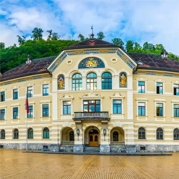 İzmir'den Uçak İle Hareketli 7 Gece 8 Gün Konaklamalı İtalya & Fransa & İsviçre & Almanya & Liehtenstein İle Bir Avrupa Masalı Turu