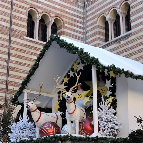 İzmir'den Uçaklı 3 Gece 4 Gün Konaklamalı Kuzey italya ve Verona Noel Zamanı Turu