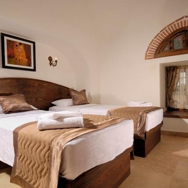 Çeşme Kervansaray Otel’de Ulaşım, Kahvaltı ve Yılbaşı Gala Yemeği Dahil Konaklama