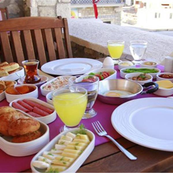 Alaçatı Akşam Sefası Butik Hotel'de Çift Kişilik Konaklama Seçenekleri