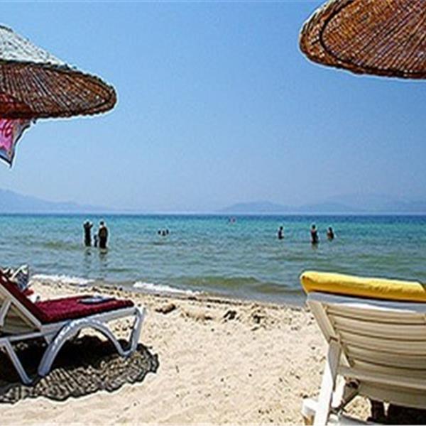 Kuşadası Rainbow Beach Club Gün Boyu Havuz, Plaj Keyfi ile Serpme Kahvaltı