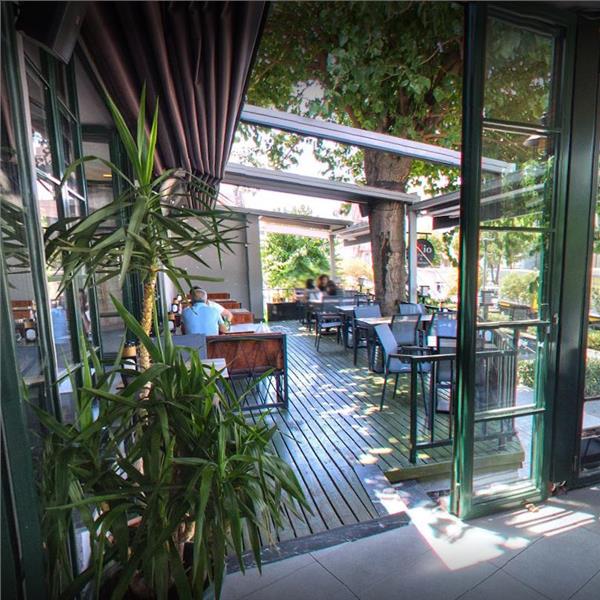 Karşıyaka Mio Cafe & Kitchen’da Kömüre Sandviç, Izgara Kanat ve Köfte Keyfi