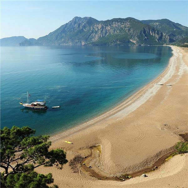 İzmir Çıkışlı 3 gece 4 gün Bungalow konaklamalı Olympos Tatil Turu. Kaputaj Plajı, Tekne Turu, Suluada, Phaselis, Adrasan ile Eğlence dolu bir tatil keyfi.