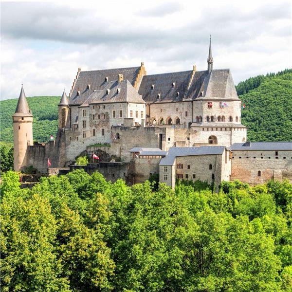 İzmir'den Uçaklı 4 Gece 5 Gün Konaklamalı Köln, Lüksemburg, Metz, Paris Ve Disneyland Turu