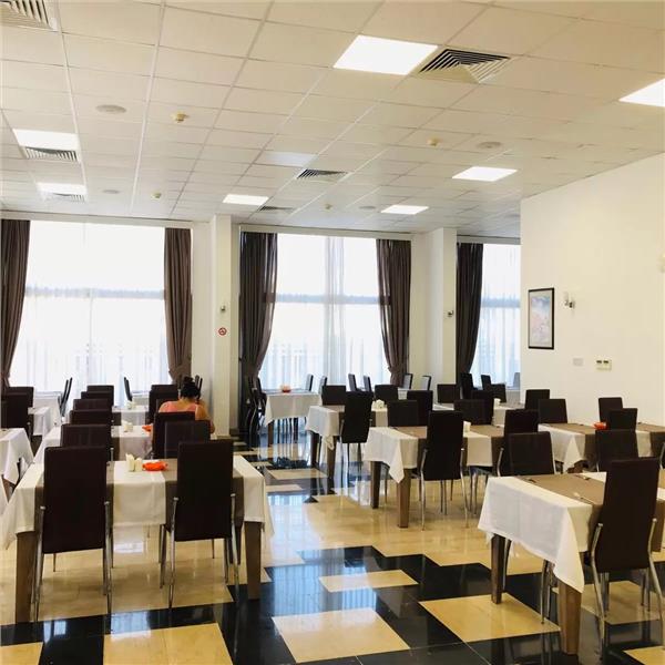 İzmir'den Uçak İle Hareketli Kıbrıs Park Palace Hotel Konaklama Seçenekleri