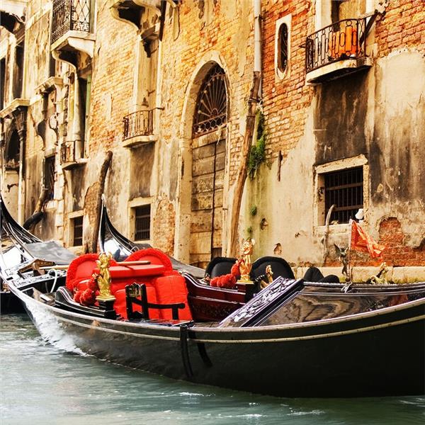 İzmir'den Kalkışlı 3 Gece 4 Gün Uçaklı ve Konaklamalı Tüm Ekstra Turlar Dahil Milano & Venedik Turu