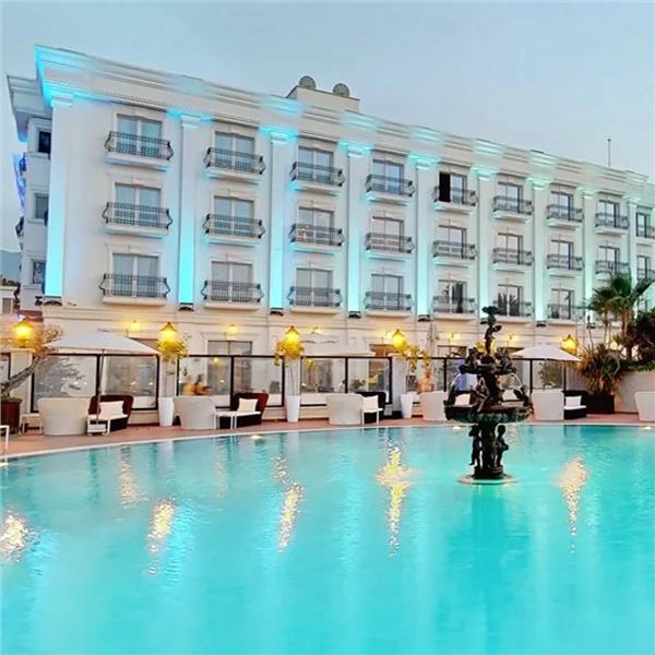 İzmir'den Uçak Bileti ve Otel Transferi Dahil 2 Gece 3 Gün Yarım Pansiyon Konaklamalı Rocks Hotel Casino İrem Derici Yılbaşı Galası 35.150TL'den Başlayan Fiyatlarla