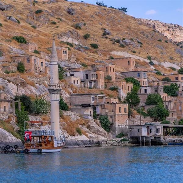 İzmir'den Uçaklı 1 Gece 2 Gün Konaklamalı Gaziantep Şanlıurfa Göbeklitepe Turu