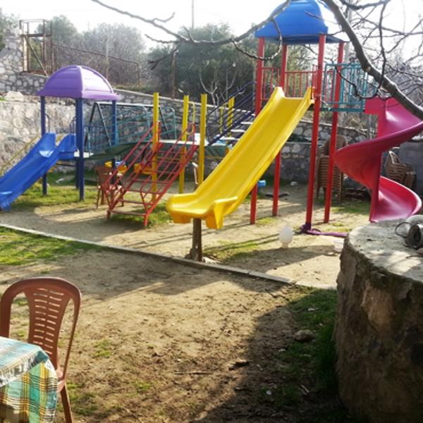 Çiçekliköy Asmalı Kahvaltı Evi’nde Doğa ile iç içe Serpme Köy Kahvaltısı