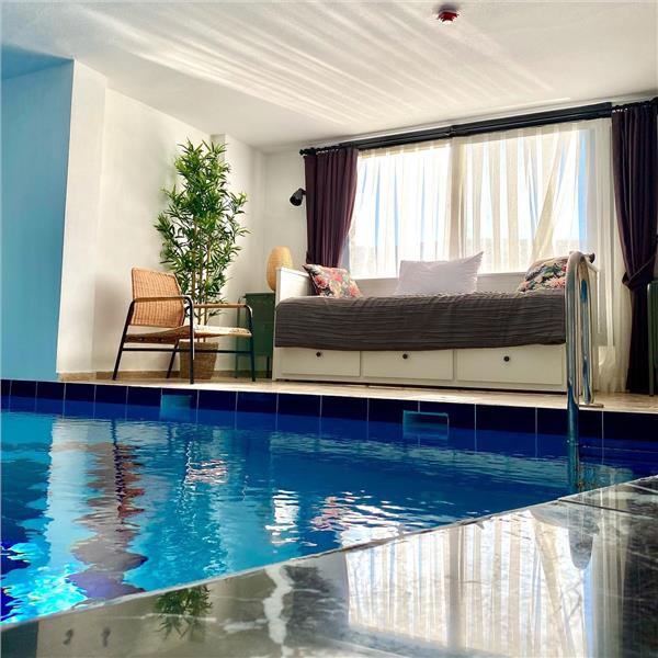 Mordoğan Aren Boutique Resort Hotel’de çift kişi açık büfe kahvaltı dahil konaklama seçenekleri