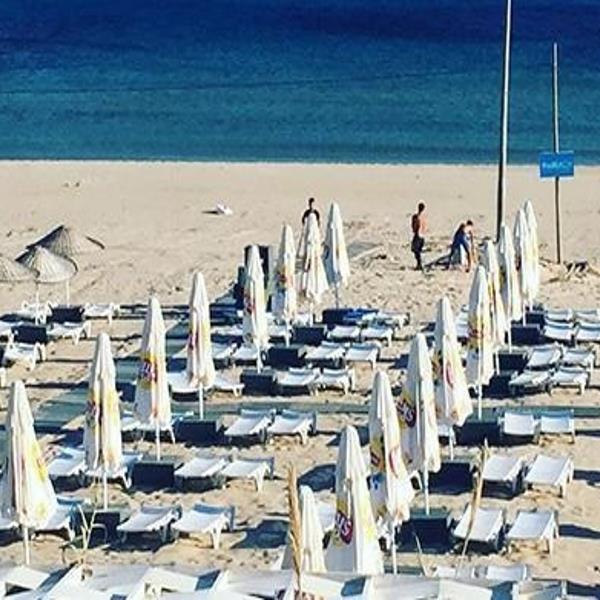 The Beach Çeşme Altınkum’da Beach Girişi, Şezlong, Şemsiye, İçecek