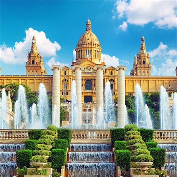 İzmir'den Uçaklı İle 4 Gece 5 Gün Konaklamalı Yılbaşı Özel Barcelona Turu