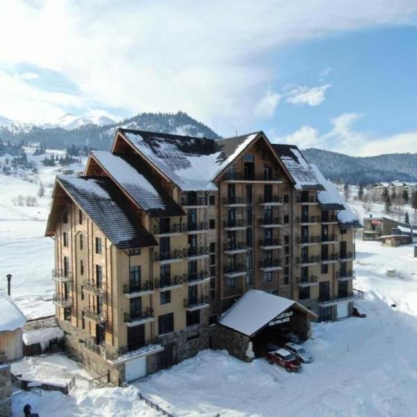 İzmir'den Uçaklı 2 Gece 3 Gün 5* Hotel Ire Palace Konaklamalı Gürcistan Batum Goderdzi Dağı Kayak Turu