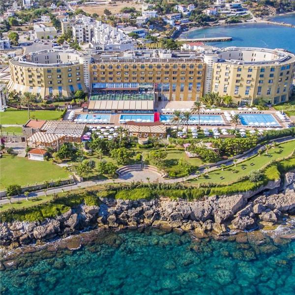 İzmir'den Uçak İle Hareketli Kıbrıs Merit Park Hotel & Spa Ultra Herşey Dahil Konaklama Seçenekleri