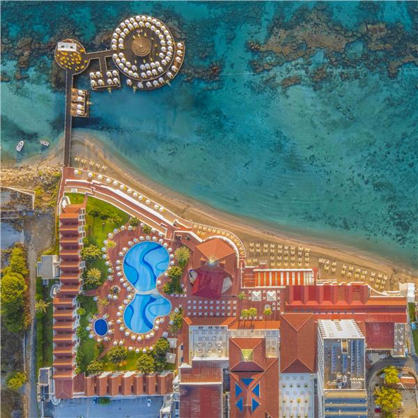 İzmir'den Uçak Bileti ve Otel Transferi Dahil 2 Gece ve 3 Gün Konaklamalı Kıbrıs Salamis Bay Conti Resort Hotel'de Gülden Yılbaşı Galası