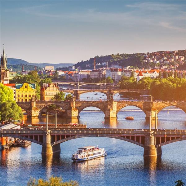 İzmir'den Uçak İle Hareketli 7 Gece 8 Gün Konaklamalı Tüm Extra Turlar Dahil Büyük Orta Avrupa & Salzburg & Hallstatt Turu