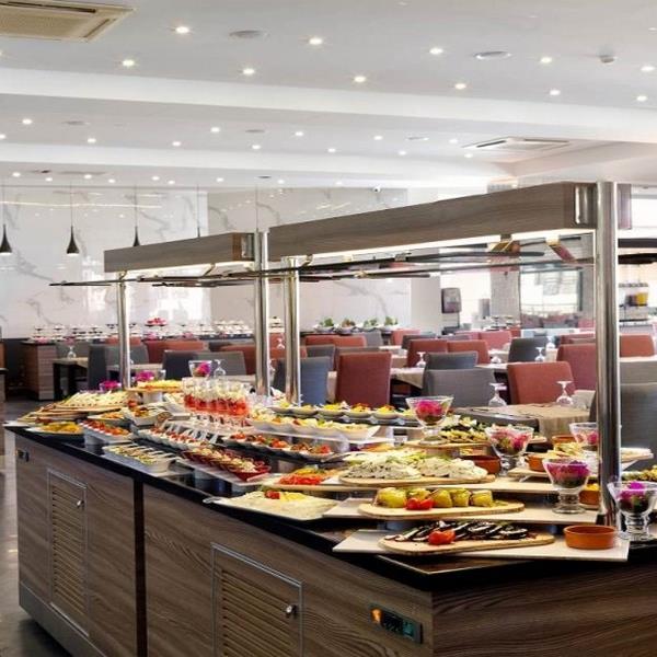Çeşme Pırıl Hotel’de Sevgililer Gününe Özel Limitsiz İçecekli Çift Kişi Gala Yemeği ve Konaklama