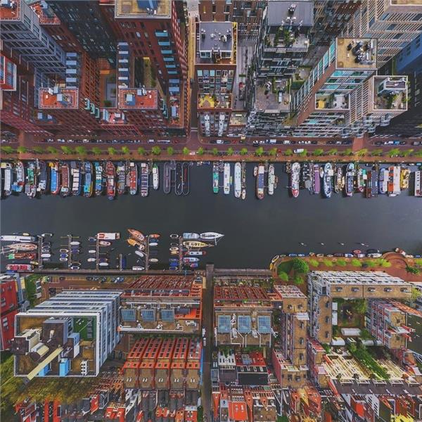 İzmir'den Uçaklı 7 Gece 8 Gün Konaklamalı Beneluks, Paris Ve Köln Turu