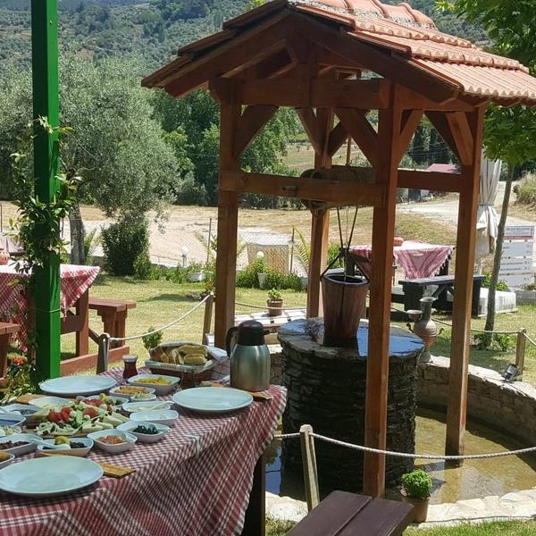 Şirince Keyfince’de Enfes Lezzetler Eşliğinde Serpme Köy Kahvaltısı