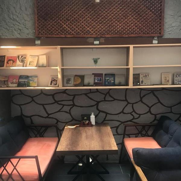 Alsancak Makara Cafe'de Enfes Lezzetler Eşliğinde Serpme Kahvaltı Keyfi