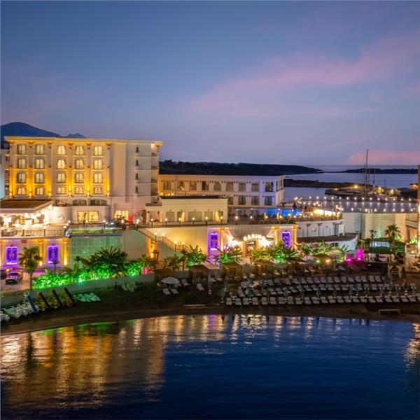 İzmir'den Uçak İle Kalkışlı 2 Gece 3 Gün 5 Yıldızlı Les Ambassadeurs Konaklamalı Kıbrıs Turu