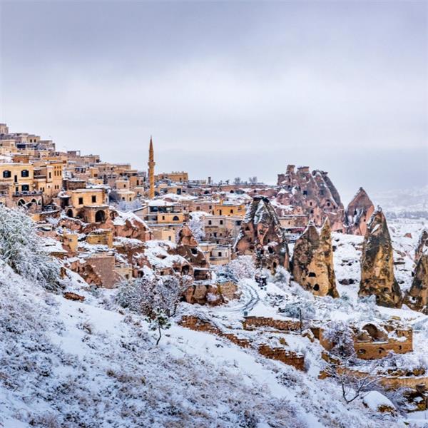 İzmir'den Otobüs İle Çıkışlı 2 Gece 3 Gün 5 Yıldız Konaklamalı Kapadokya, Kayseri ve Erciyes Kayak Merkezi Turu.