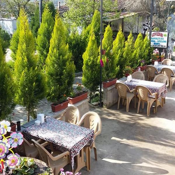 Çiçekliköy Cevizdibi Kahvaltı Evi’nde Serpme Köy Kahvaltısı