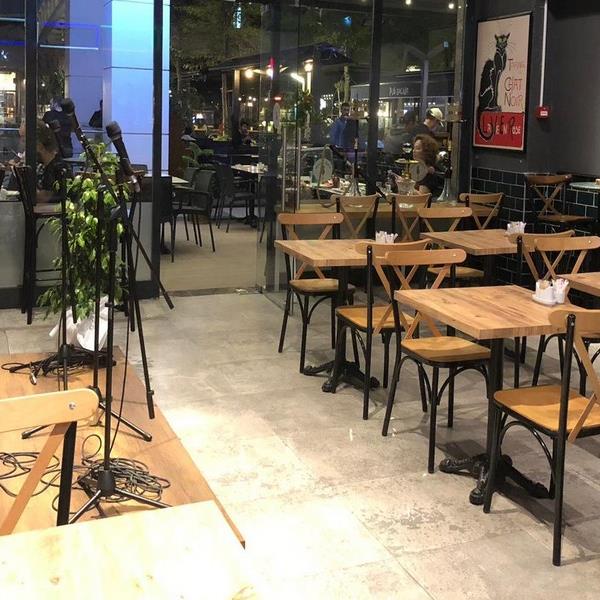 Bornova Myvia 414 Chat Noir Restaurant’da Canlı Müzik Eşliğinde Akşam Yemeği