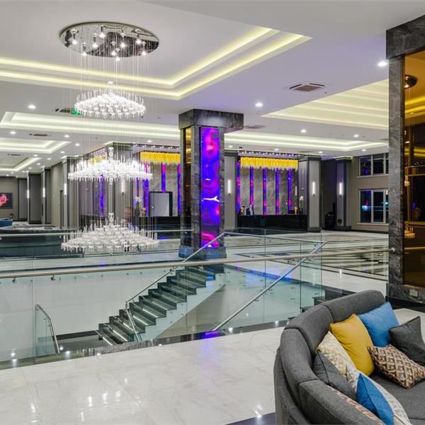 İzmir'den Uçak Bileti ve Otel Transferi Dahil 2 Gece ve 3 Gün Konaklamalı Kıbrıs The Arkın İskele Melek Mosso Yılbaşı Galası