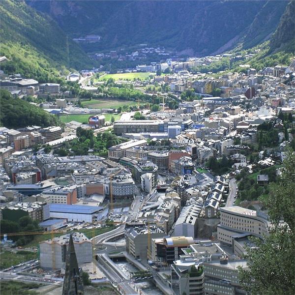 İzmir'den Uçaklı 7 Gece 8 Gün Konaklamalı İsviçre, İtalya, Fransa, İspanya, Andorra Turu